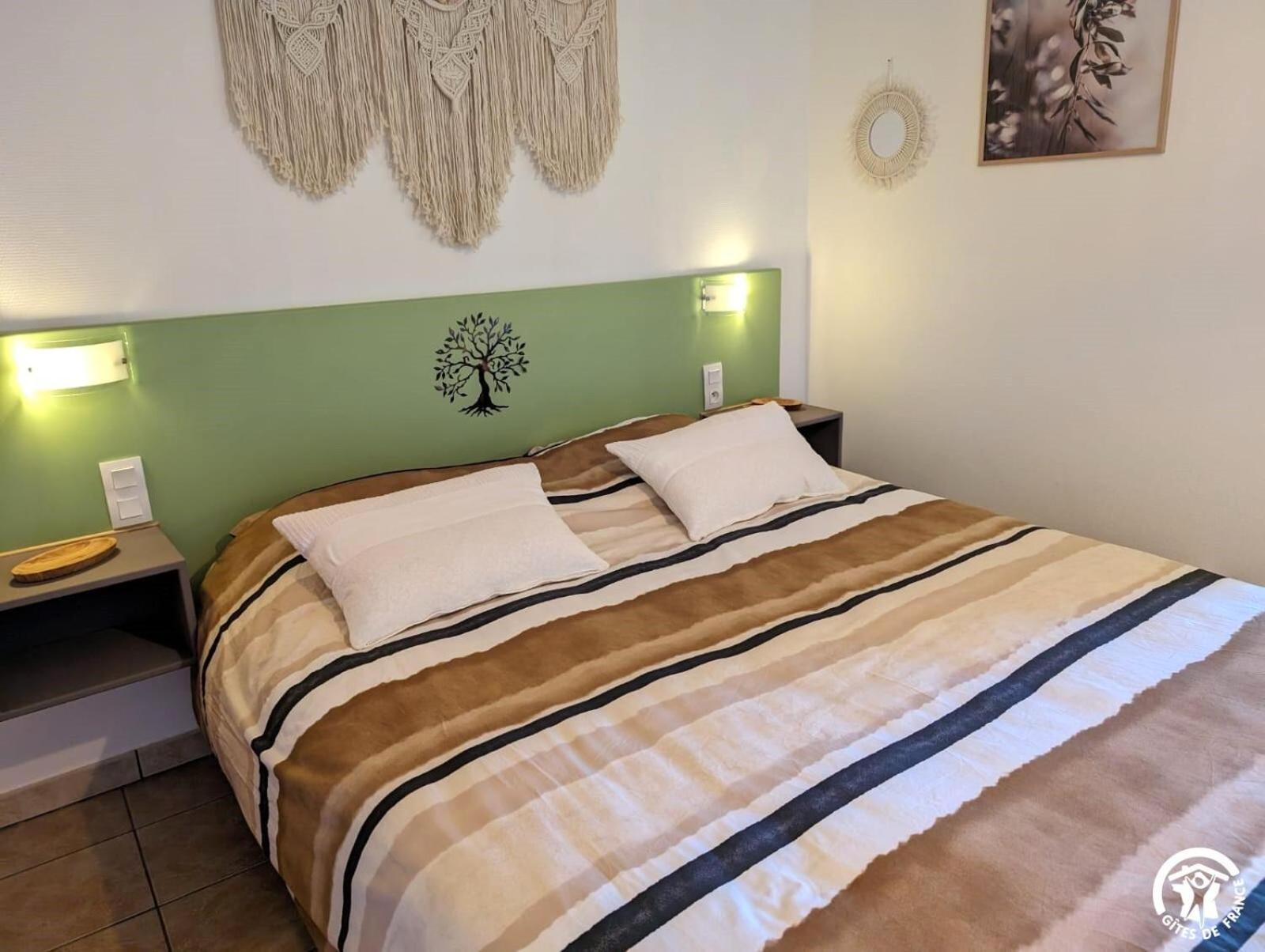 Bed and Breakfast La Maison Millesime La Caunette Exterior foto