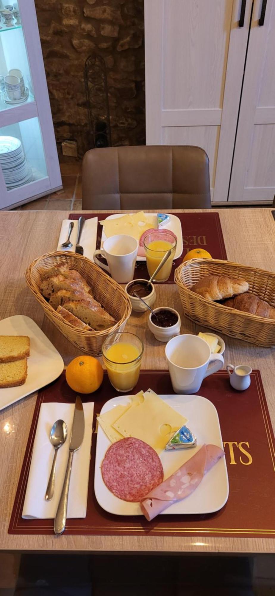 Bed and Breakfast La Maison Millesime La Caunette Exterior foto
